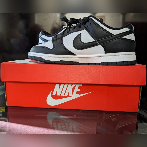 Nike Dunk Low Retro "Black and White Panda" - Picture 2 of 16
